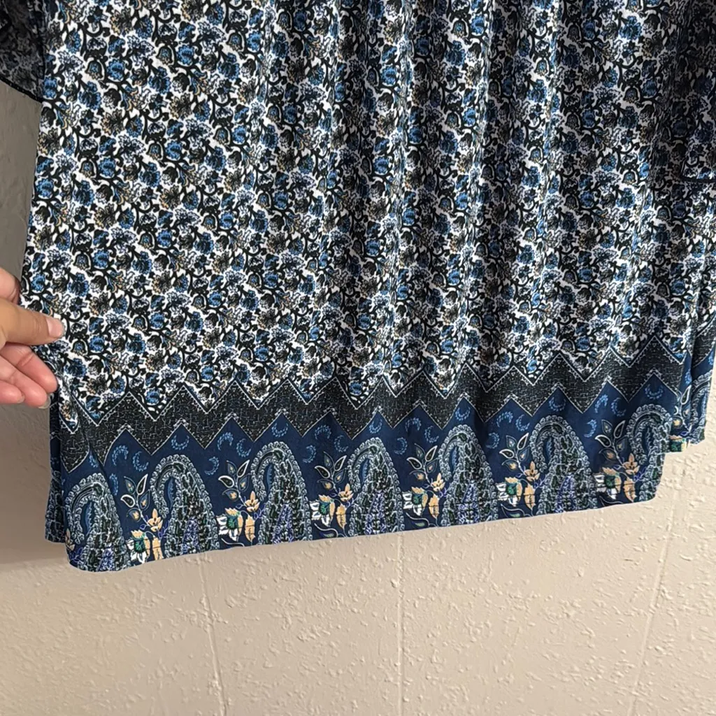 WinWin Navy and White Patterned Blouse - Image 5