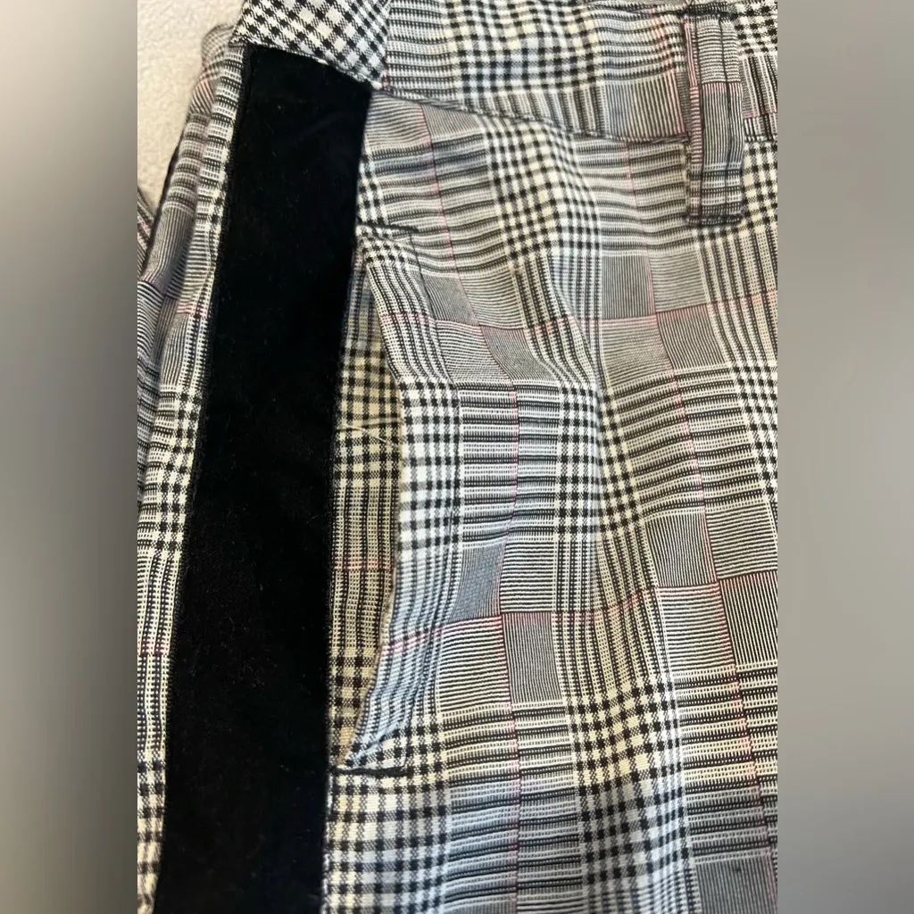Urban Outfitters Women's Size 32 Plaid  Gray Black Velvet Side‎ Stripe Pants - Image 8