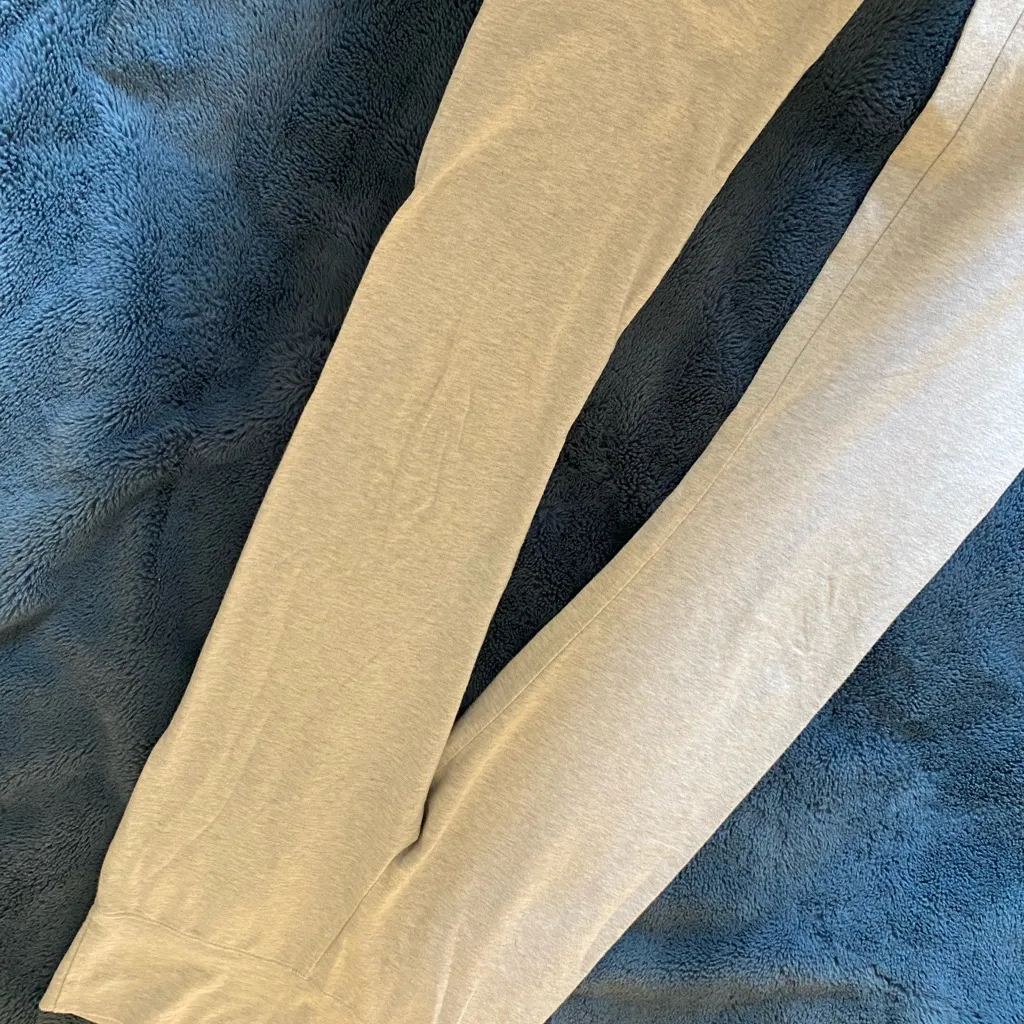 Brandy Melville Gray Leggings - Image 3