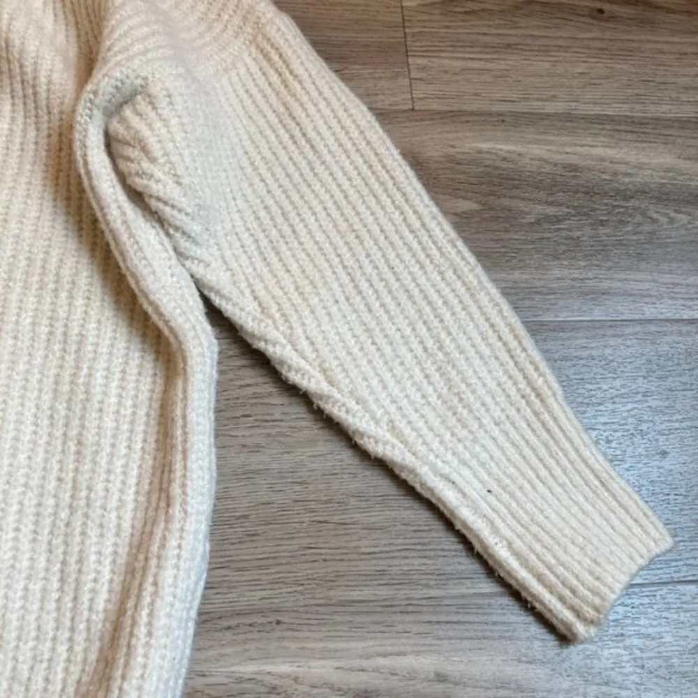 Forever 21 Contemporary Wool Blend Cream Turtleneck Chunky Oversize Sweater - Image 5