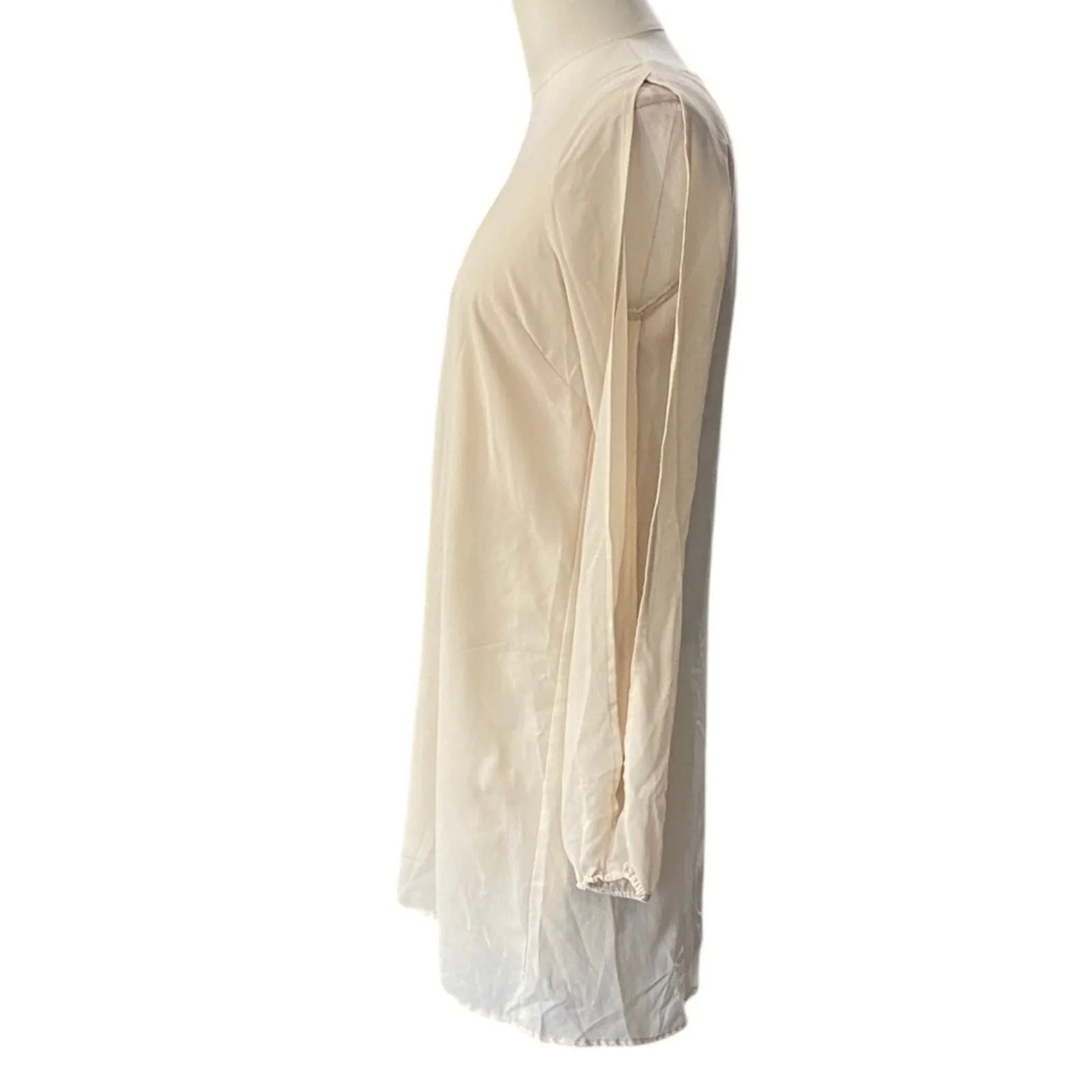 Tobi Breezy B Mini Dress Split Sleeve V
Neck Size Small New Tags Ivory Cream - Image 3