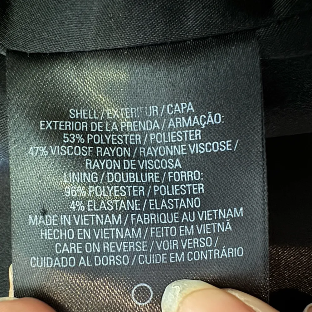 Tahari Dark Blue and Black Cropped Blazer Size 8 - Image 10