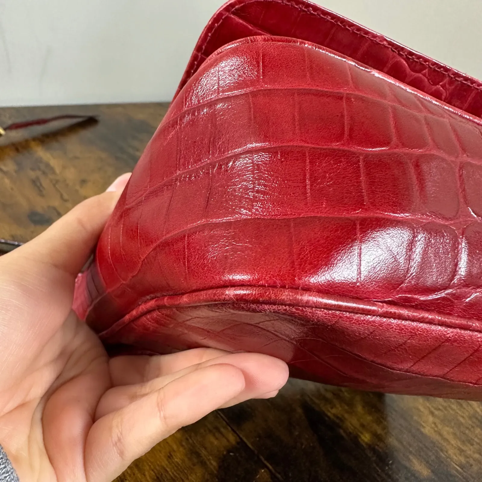 Salvatore Ferragamo Crossbody Bag Red Leather Croc Embossed Shoulder Purse - Image 14