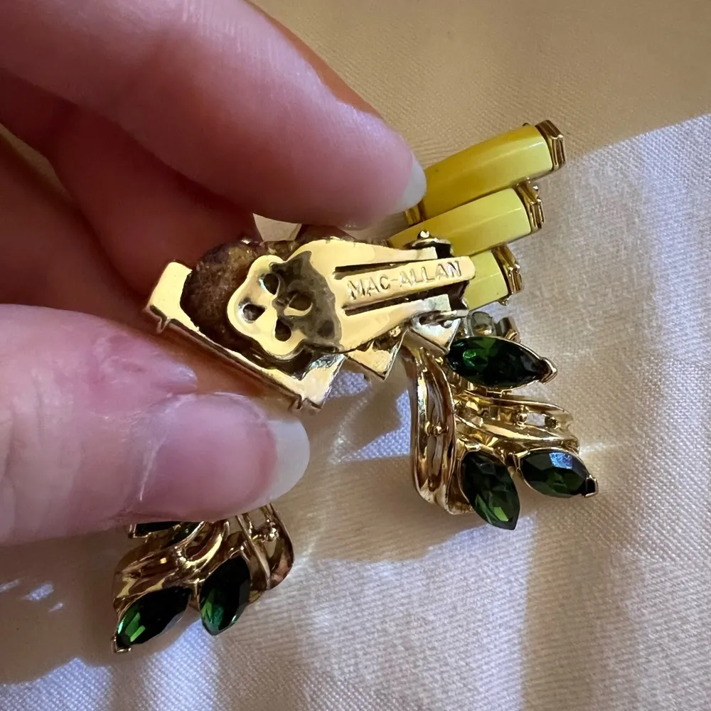 Vintage elegant Mac Allan clip on earrings bundle of 2 Green - Image 6