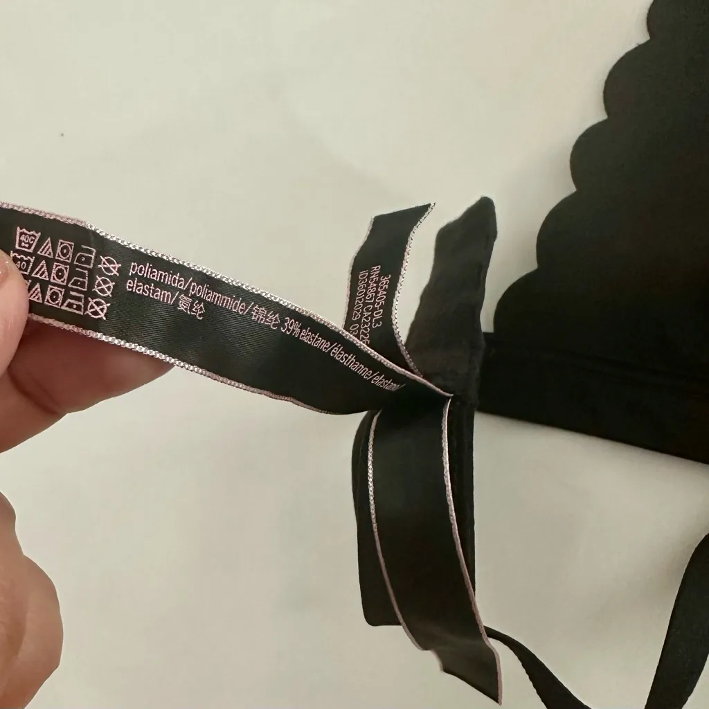 Victoria’s Secret Black Scalloped Bralette - Image 9