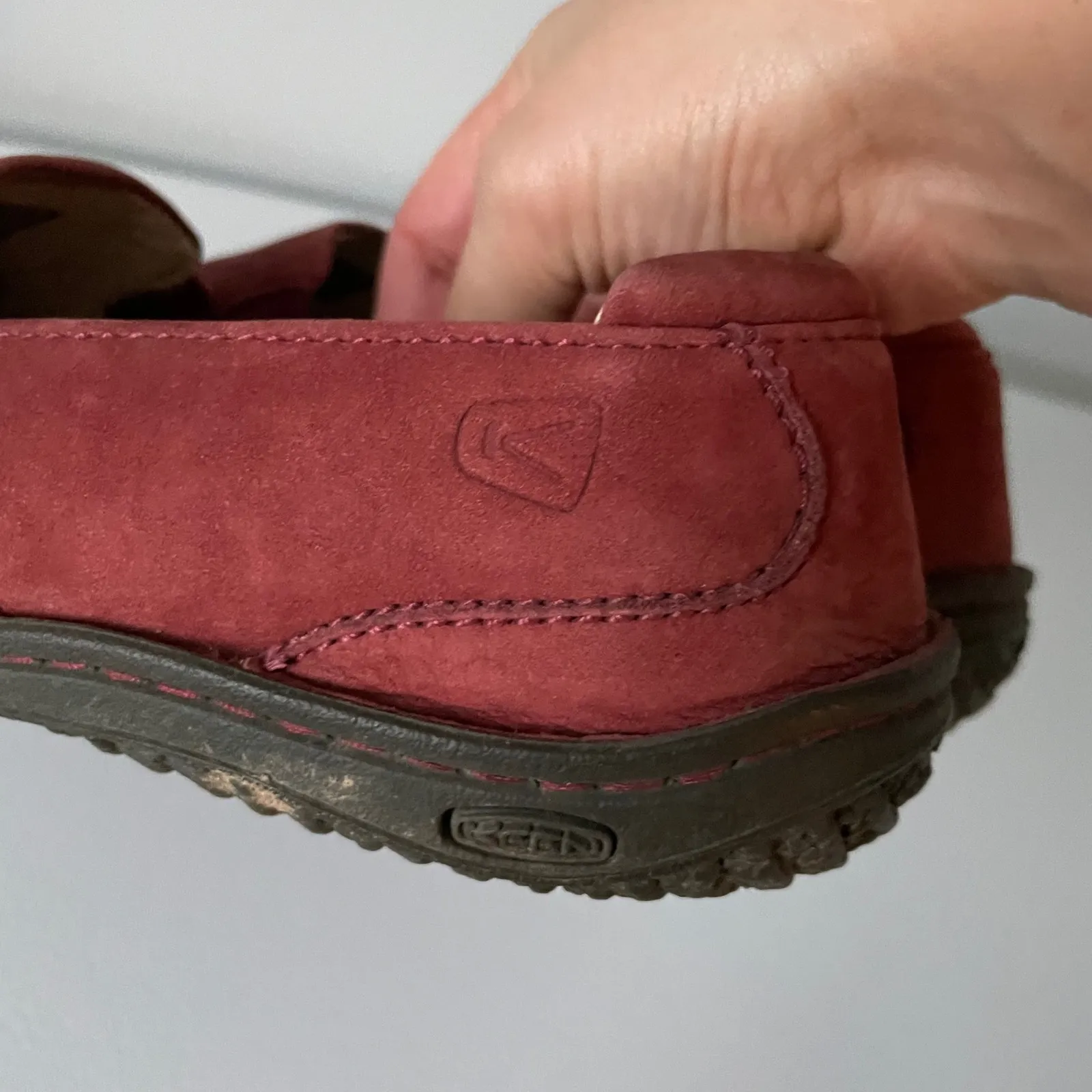 KEEN Red Suede Slip On Loafers Comfort Shoes Women Size 9 - Image 8