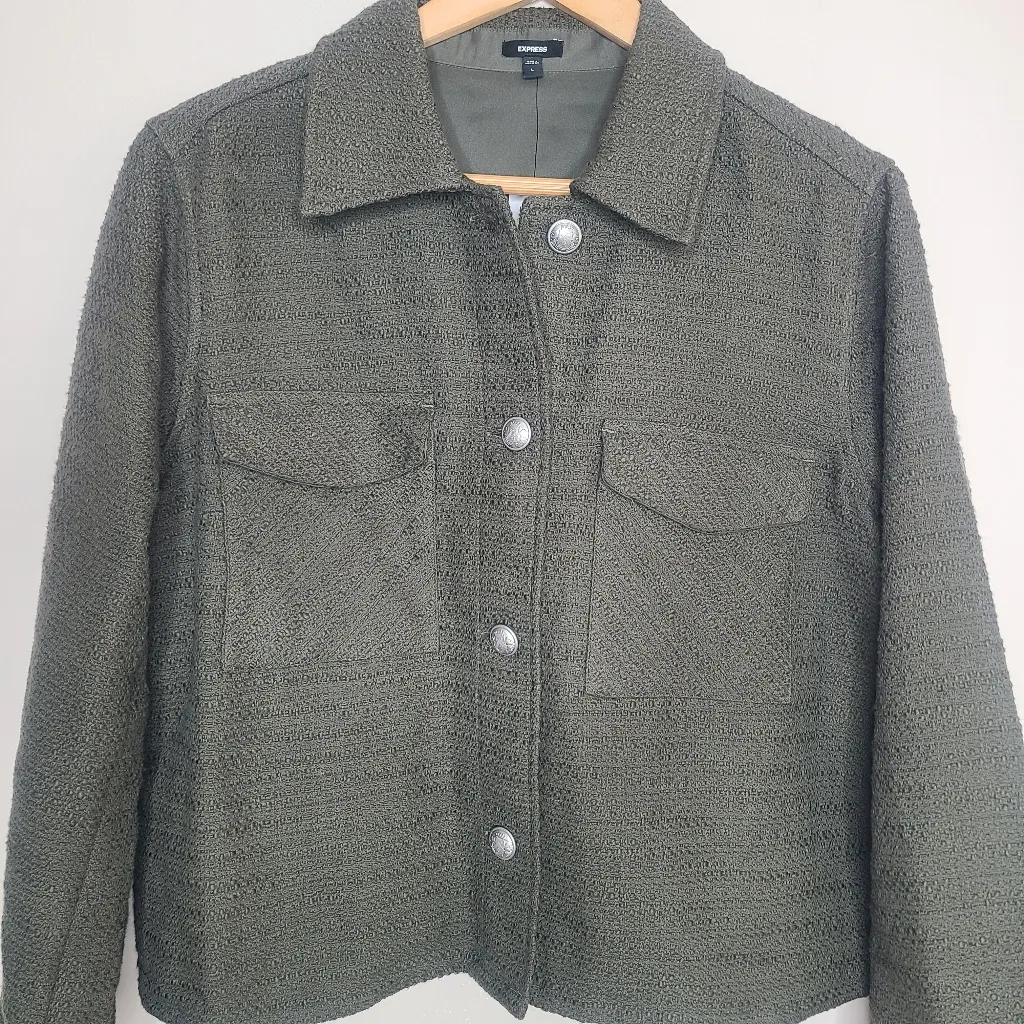 Express Boucle Tweed Button Cropped Shacket Jacket Olive Green‎ Size Large - Image 4