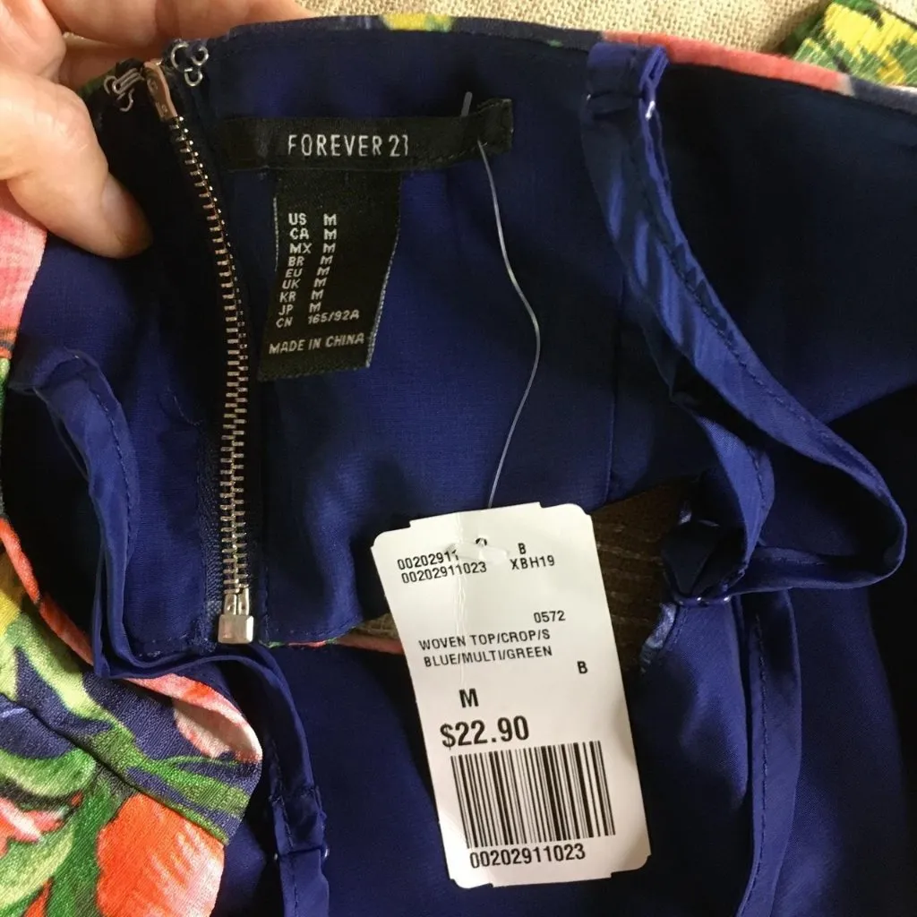 New Womens Forever 21 Tropical Print crop top Navy Size medium - Image 4
