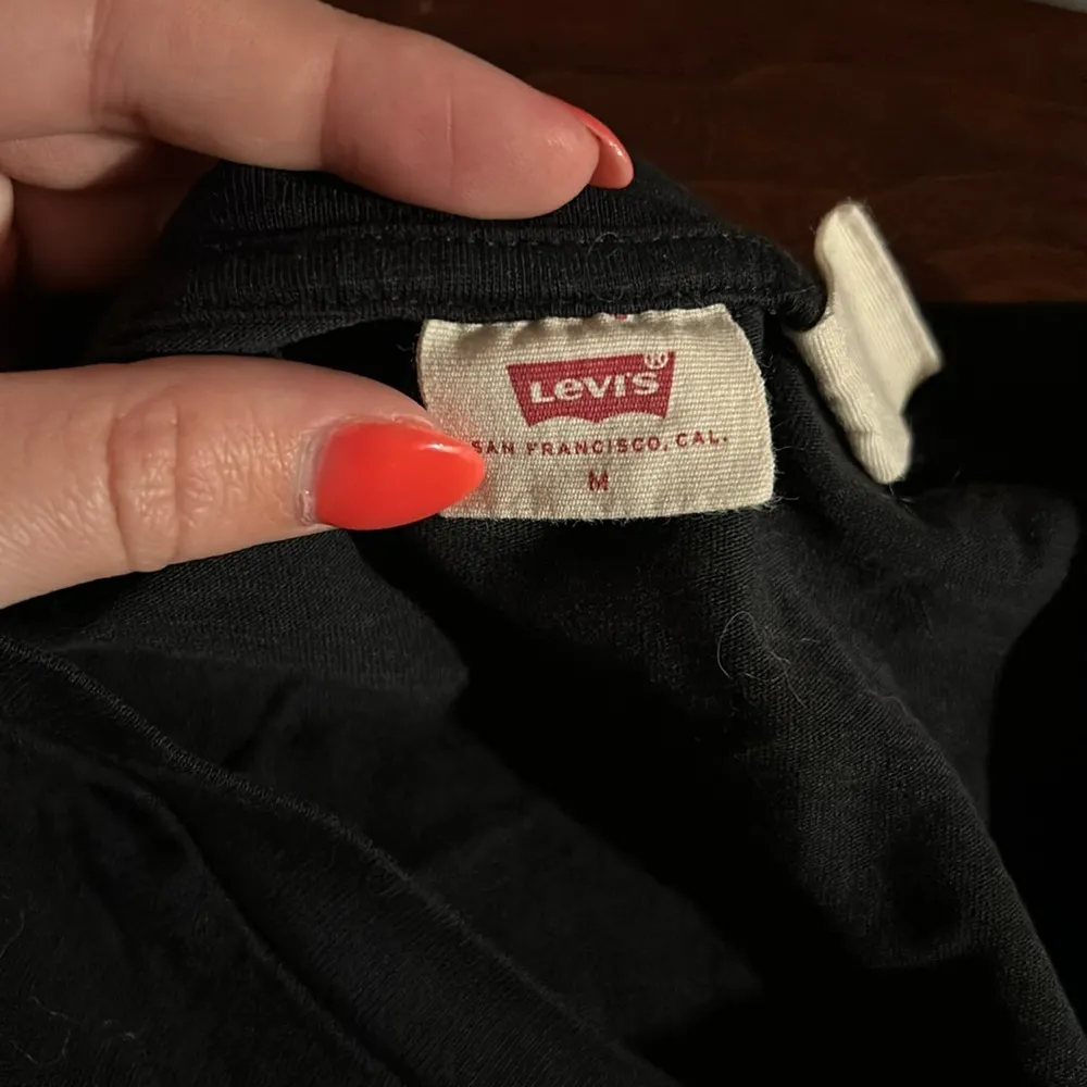 Levi's Women's Perfect Crewneck Tee Cotton Black Shirt - Image 3