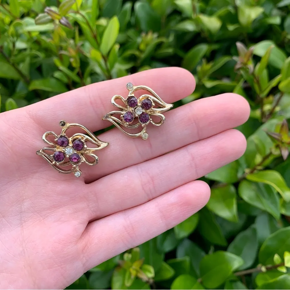 Vintage Gold Color Screw Back Earrings, Purple Gem Rhinestones // Small Flaws - Image 2