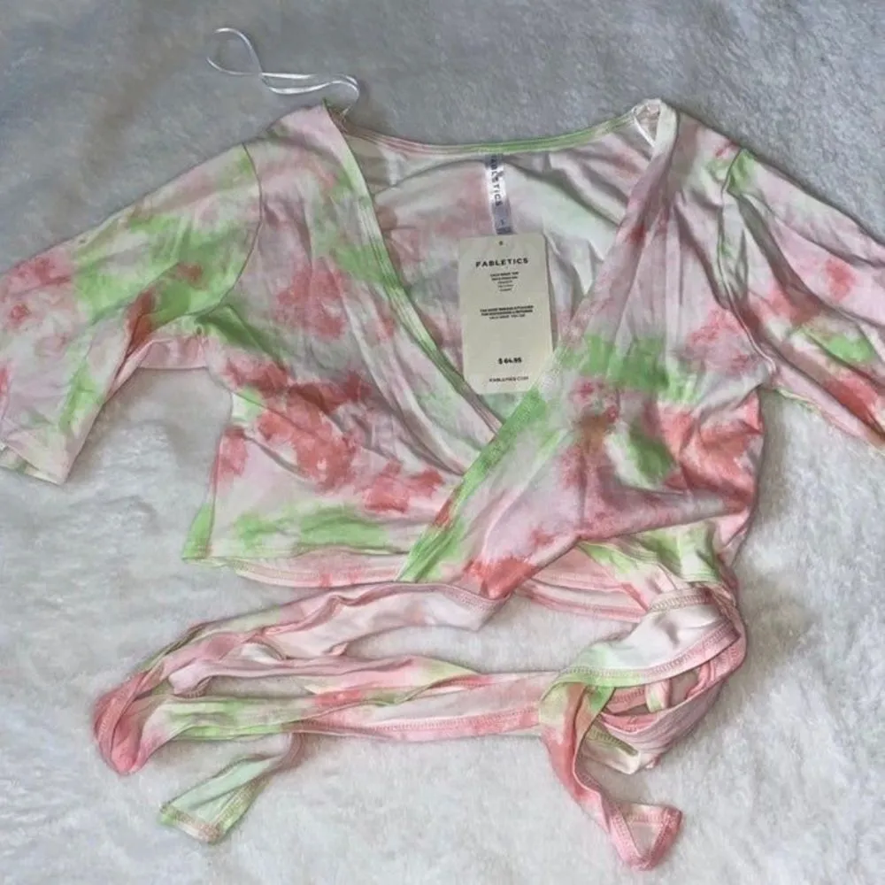 NWT fabletics tye dye short sleeve wrap top - Image 2