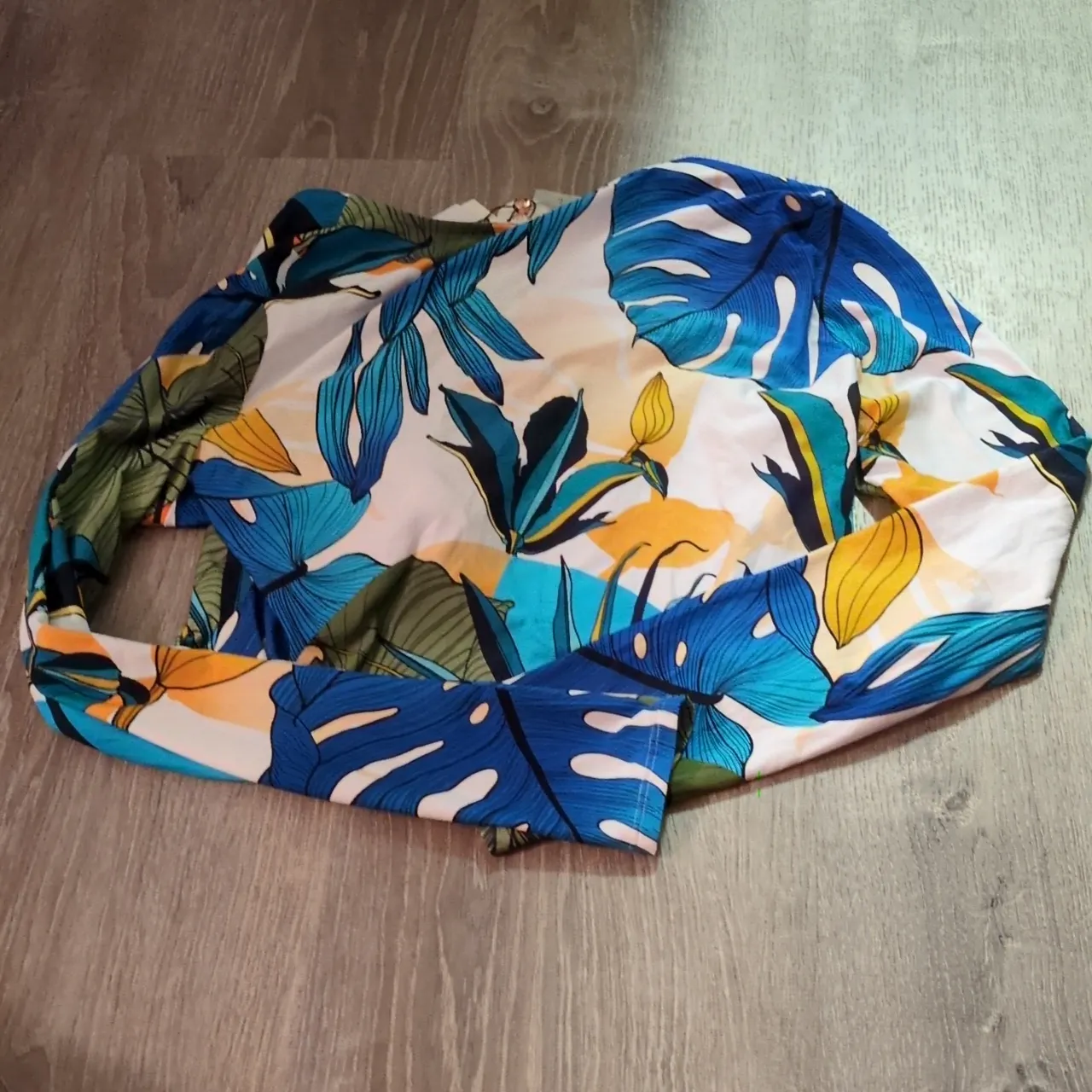 Calia Botanical Print White Ruched Rash guard Size Large Blue - Image 8