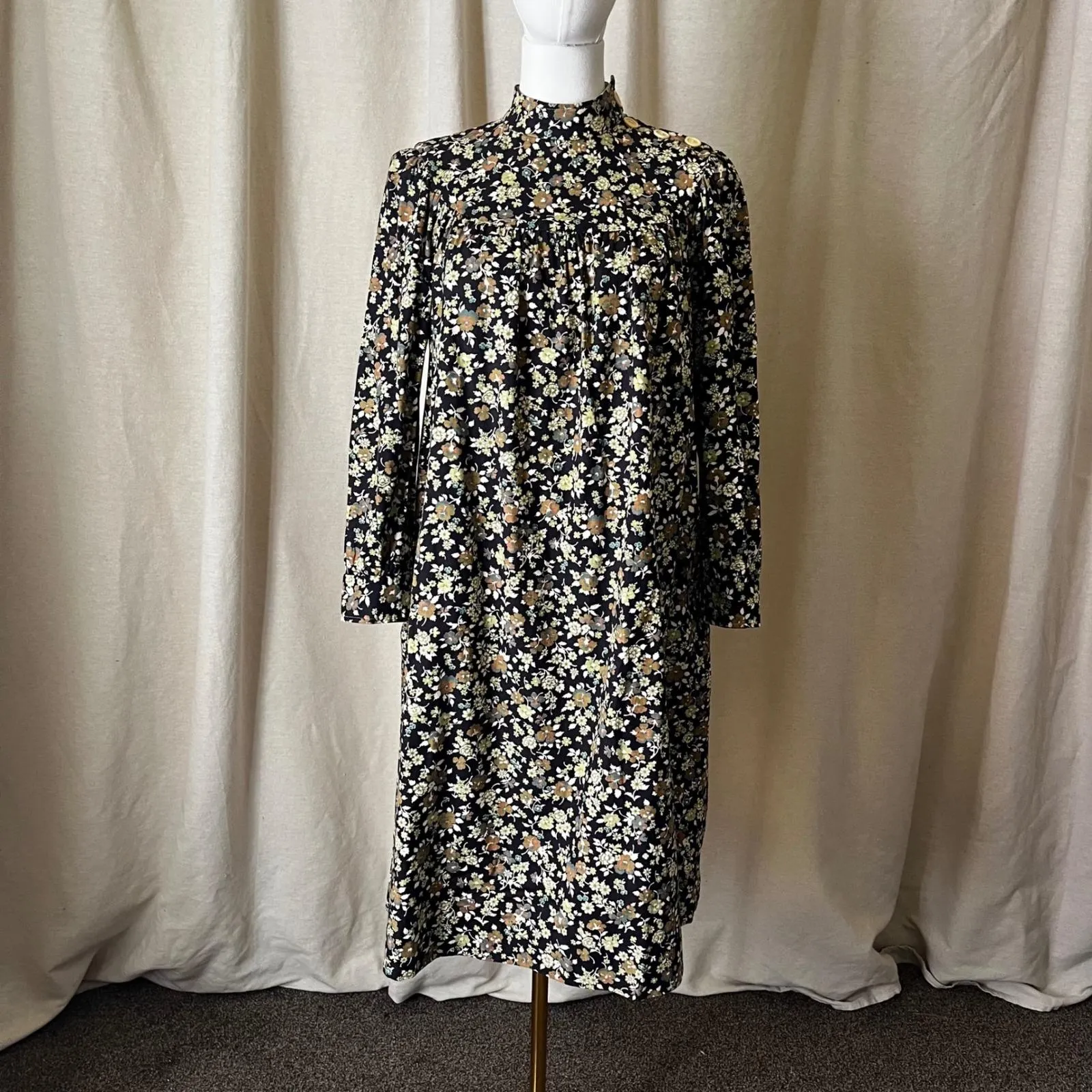 Vintage‎ Hartsville PA 70s Prairie Floral High Neck Dress Black Olive Sage S/M Green - Image 4