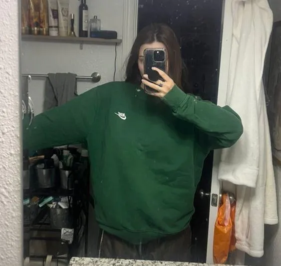 green pullover sweatshirt - Image 6