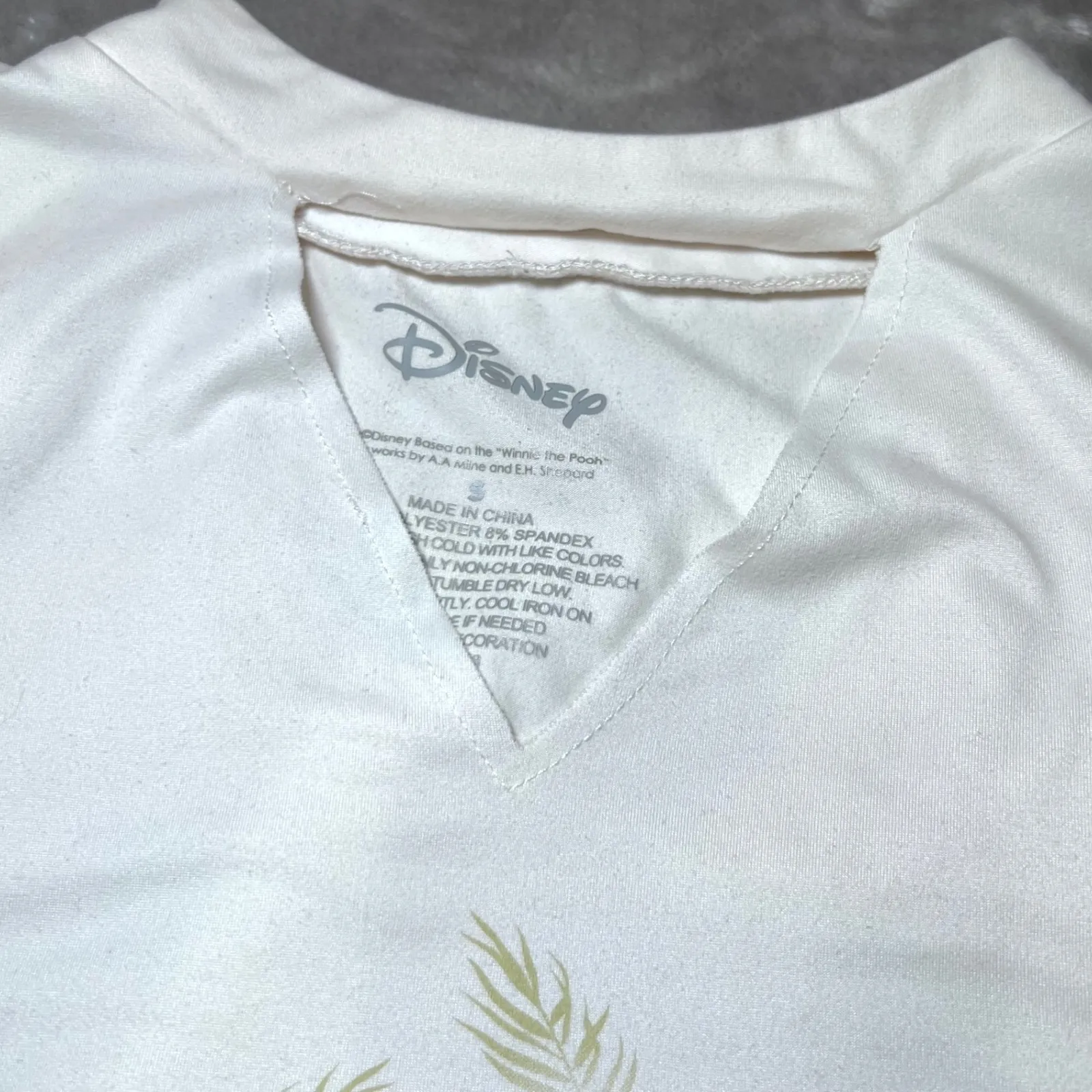 Disney Winnie the Pooh Sleeveless Shirt Womens Small Cream Summer Lightweight - Image 4