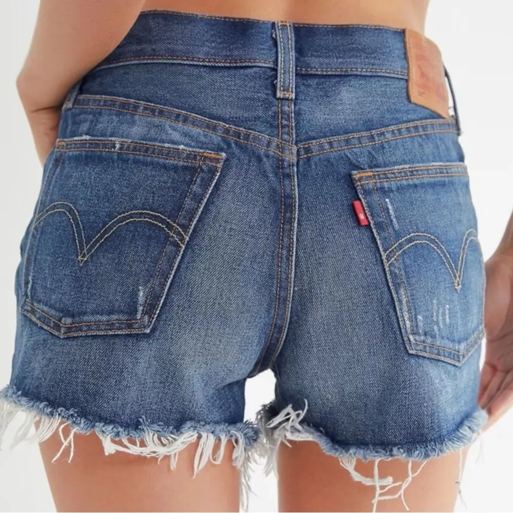 Levi’s 501 Denim Shorts in Silver Lake Size 25 Big E Premium Mid Rise Distressed - Image 10