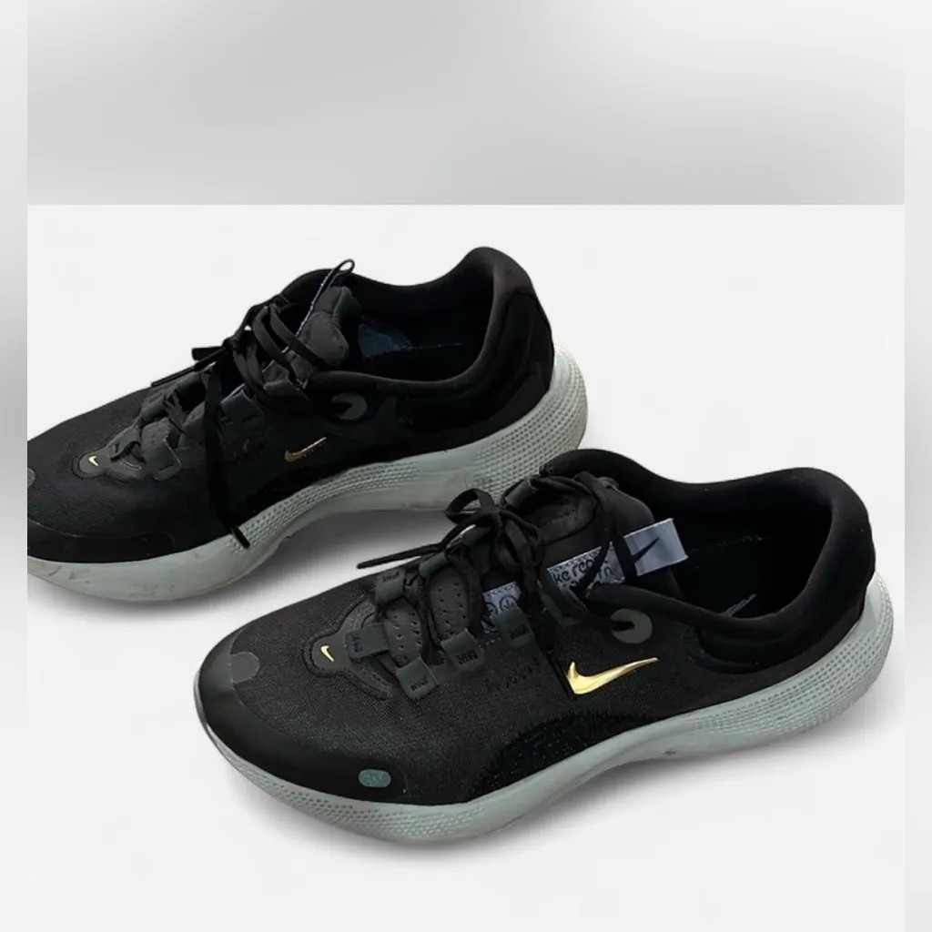 Nike React Escape Women’s Road Running Shoes CV3817005 SIZE 9 black grey gold - Image 3
