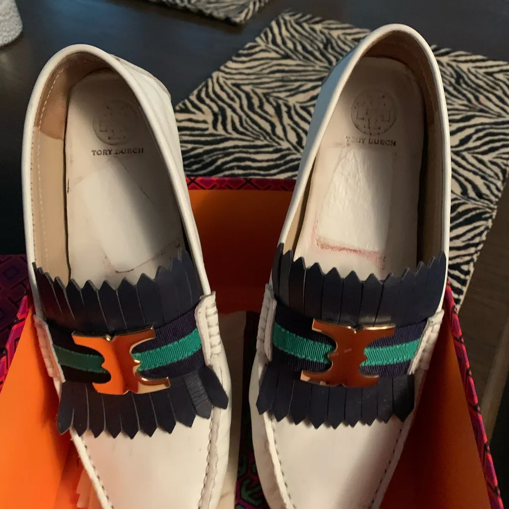 Tory Burch 8 1/2 Gemini Link loafer - Image 3