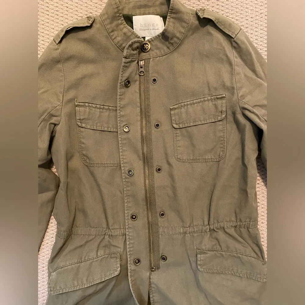 Hinge military style army, utility  green canvas jacket size small. - Image 3