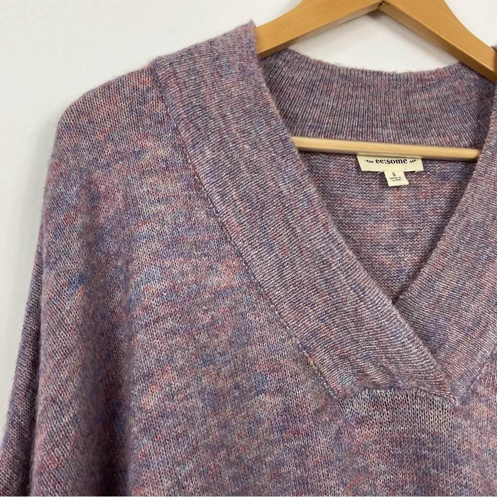 ee:some‎ Oversized Dolman V Neck Sweater Size Small - Image 3