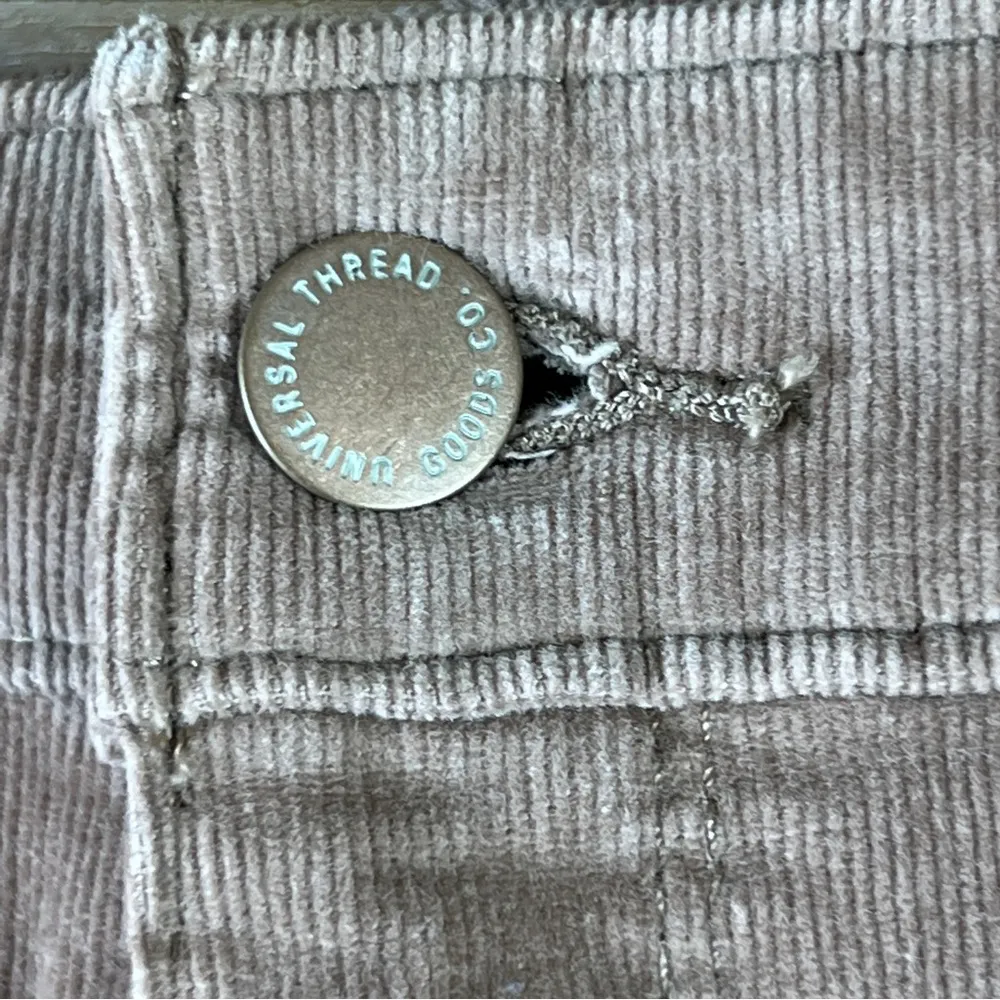 Universal Thread Size 18/34R Skinny High-Rise Fitted Hip & Thigh slim leg - Image 3