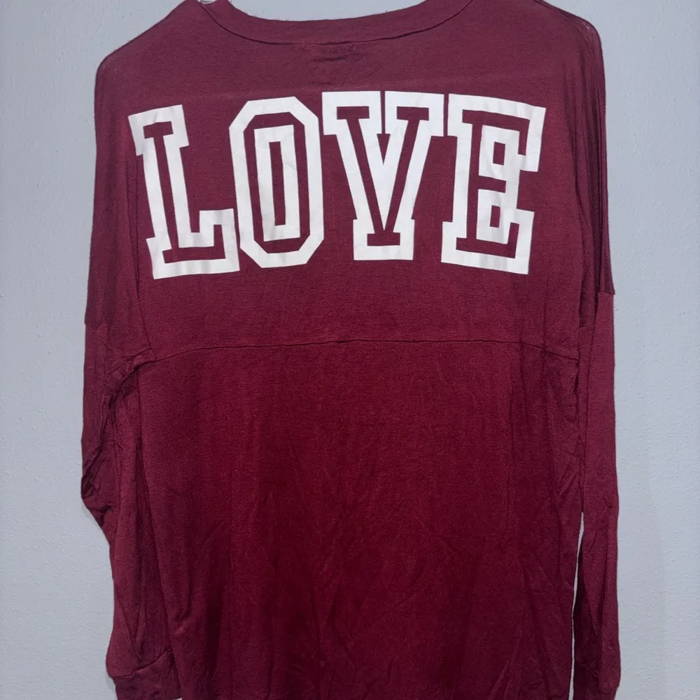Maroon Long Sleeve Shirt with 'LOVE' Print Y2K Red - Image 2