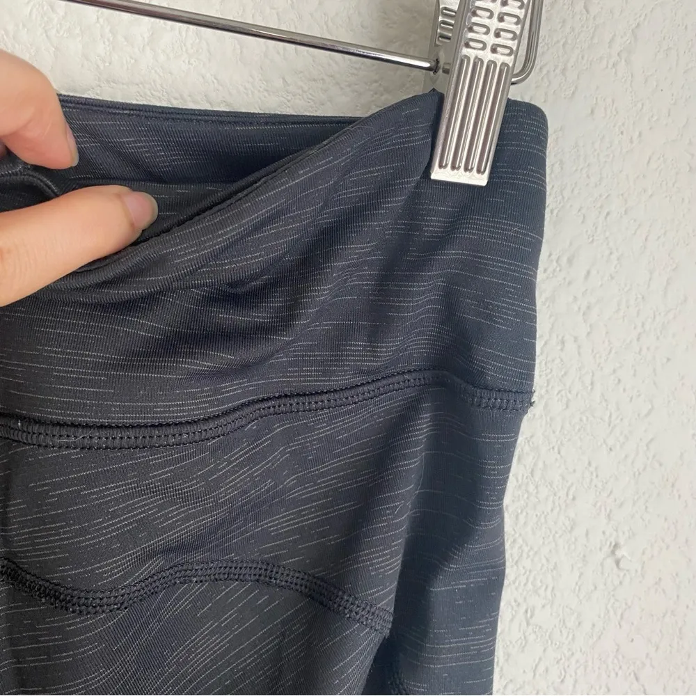 dark space gray stripe print midrise 7/8 legging size S - Image 6