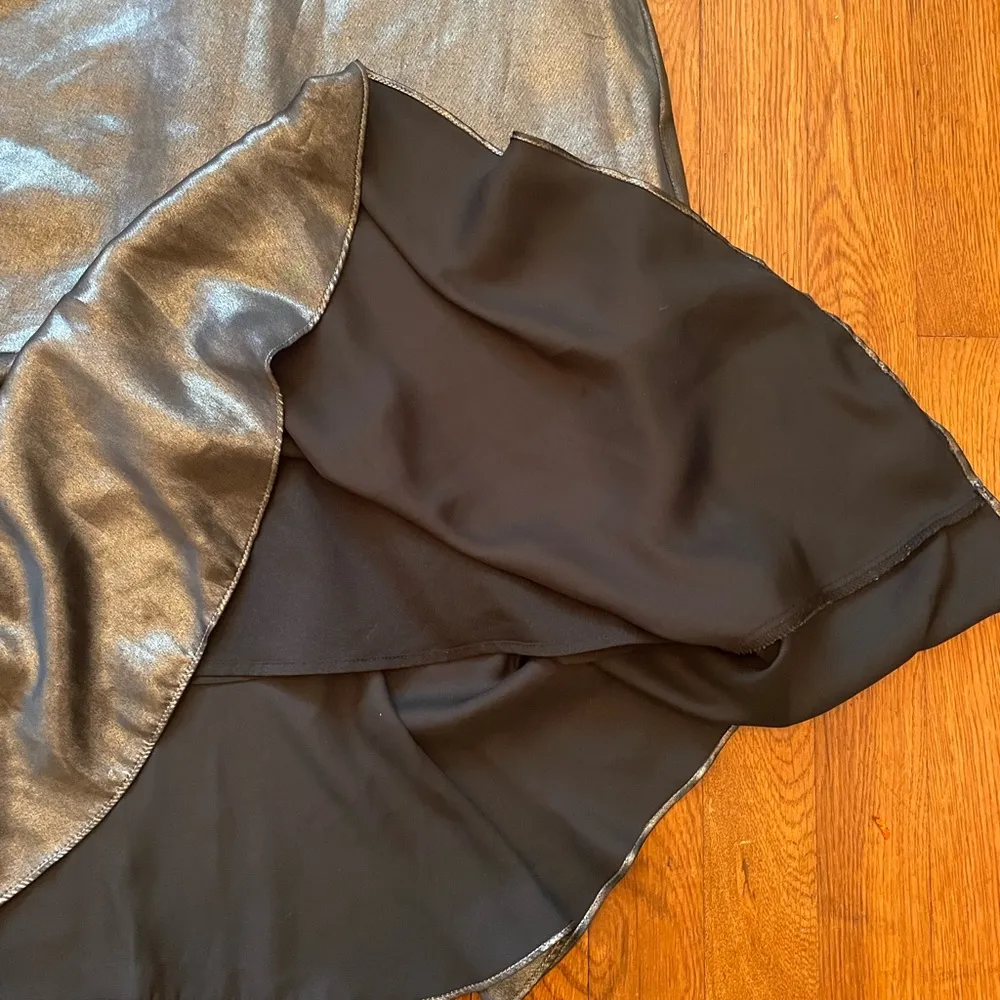 Who What Wear Liquid Silver Metallic Ruffled Event/Cocktail Dress - Medium - Image 13