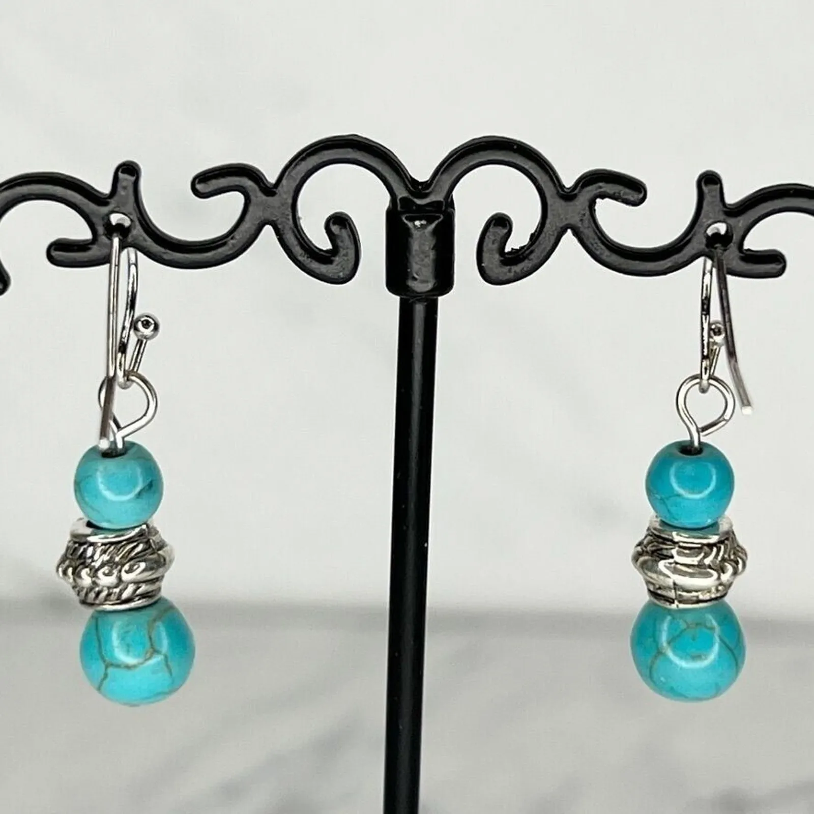 Silver Tone Faux Turquoise Beaded Dangle Earrings Pierced Pair - Image 4