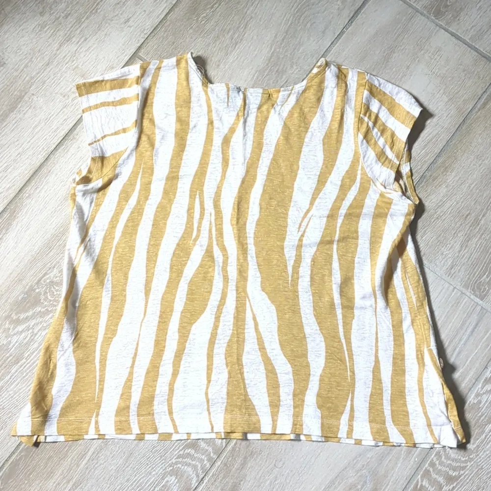 Tahari Linen Tiger Print Cap Sleeve Top - Image 13