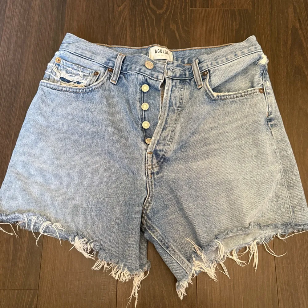 Agolde Riley Short in Snapshot - Image 2