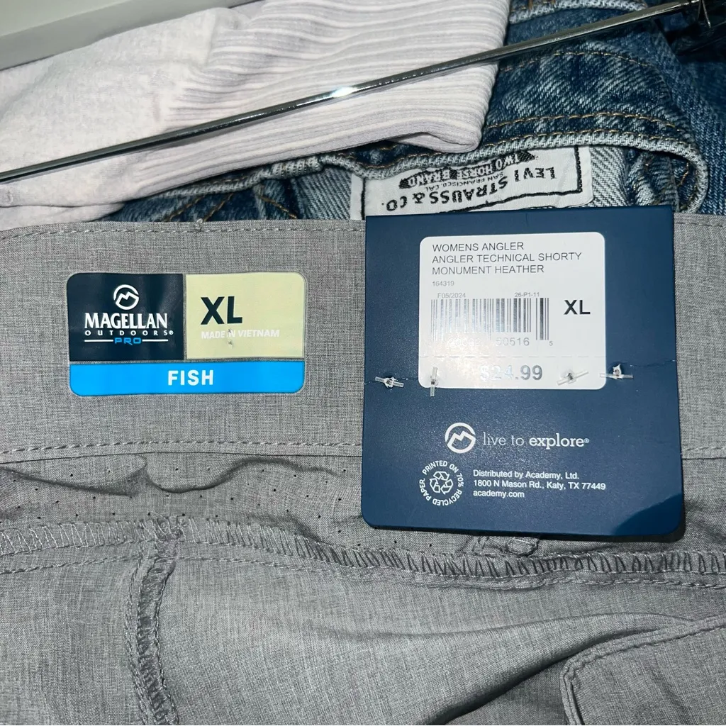 NWT Magellan Outdoors Pro Fish Angler Technical Shorty Bundle of 2 Size: XL - Image 7