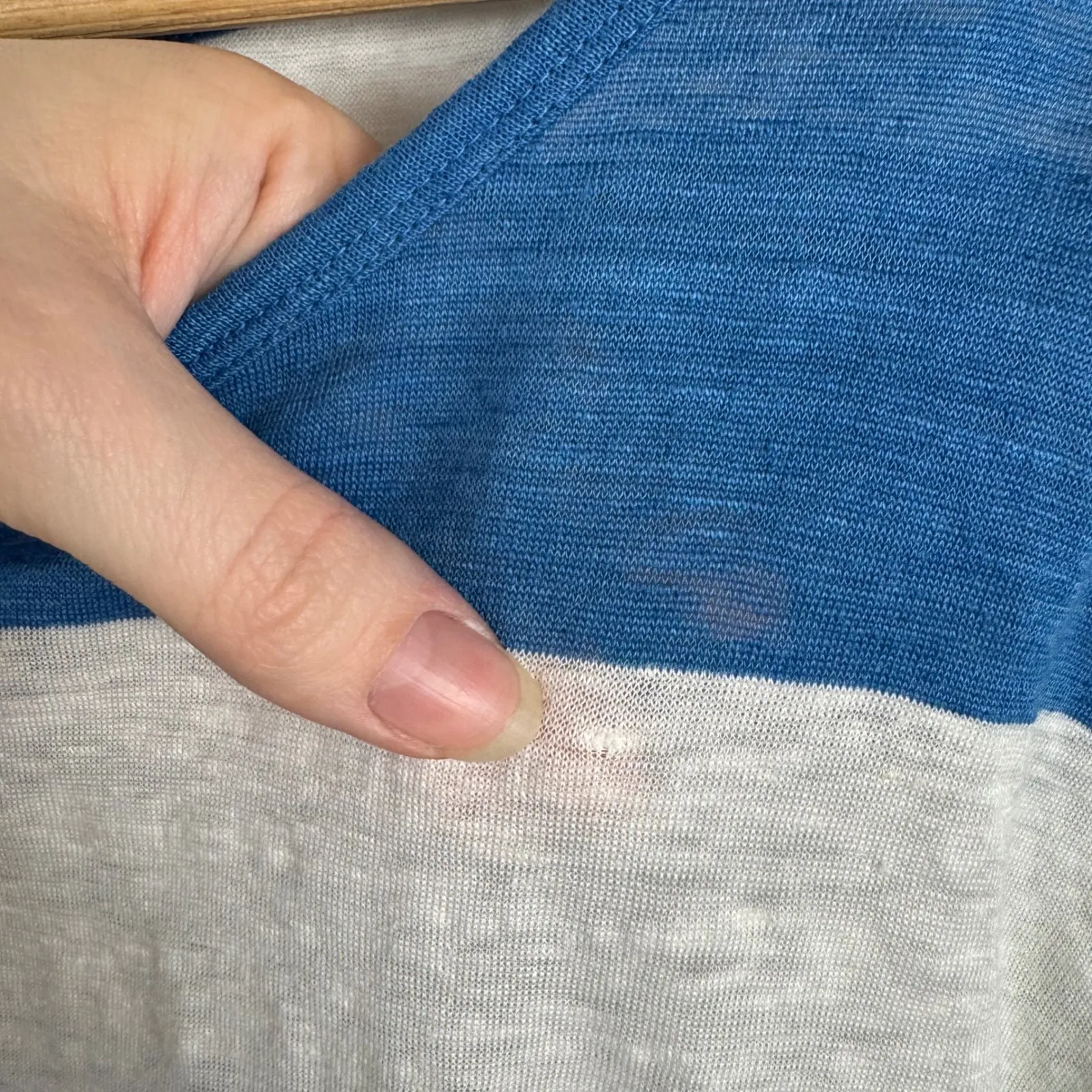 Tommy Bahama Womens 100%‎ Linen Striped Top Sz Small Blue Boat Neck Beachy Comfy - Image 2