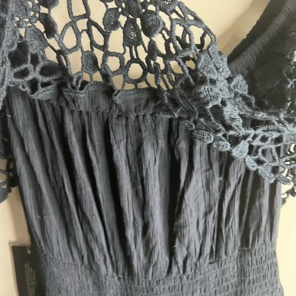 Hint of blush romper jump suit size small - Image 11