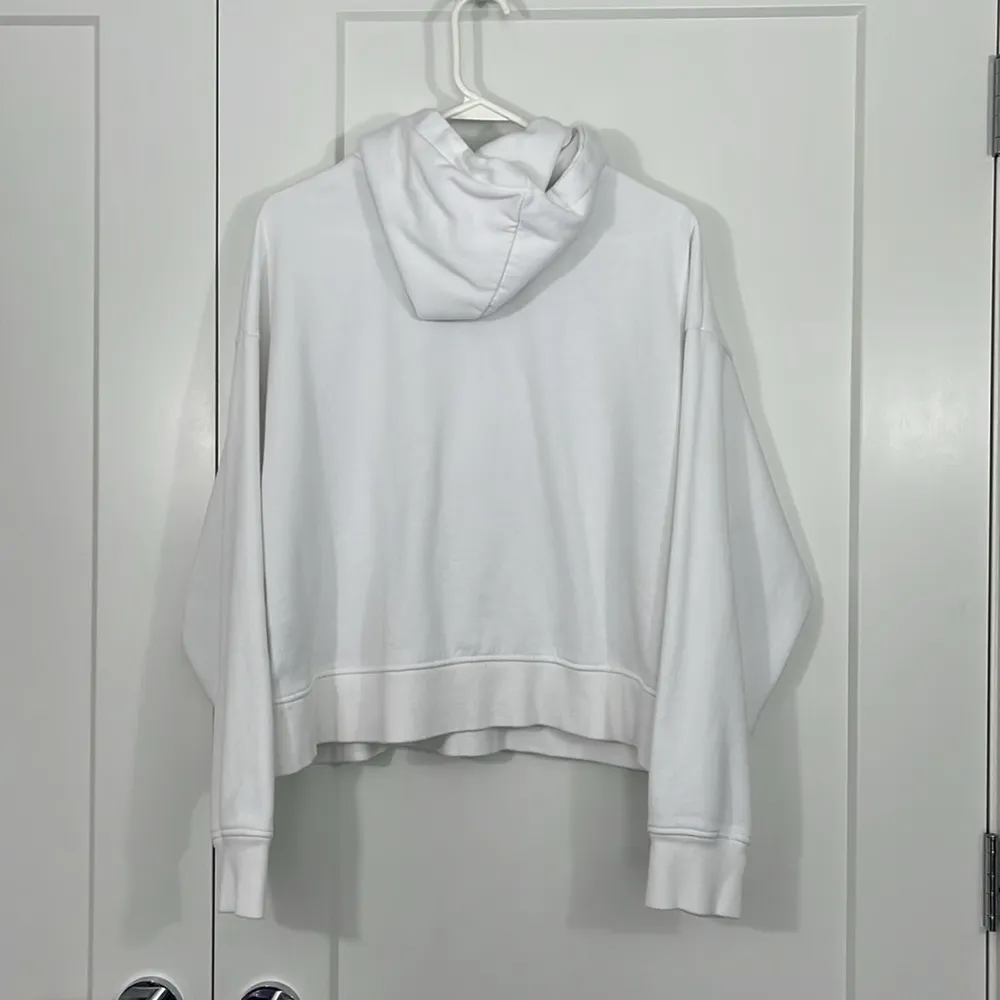 The North Face XL White Pride Logo Hoodie Sweatshirt with Pockets - Image 8