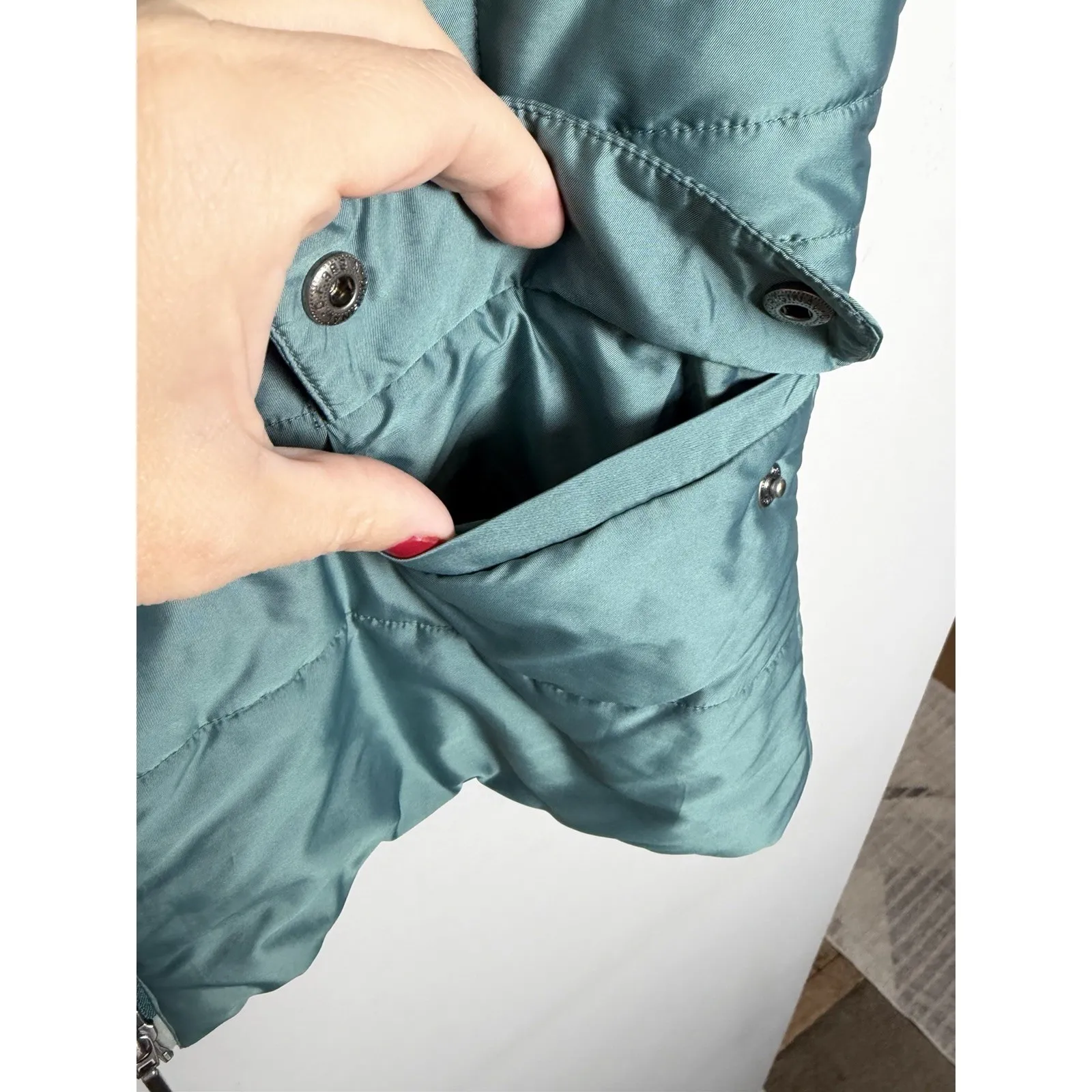 Sigrid Olsen Women's Teal Blue Sleeveless Full Zip Puffer Vest Size Medium Golf - Image 2