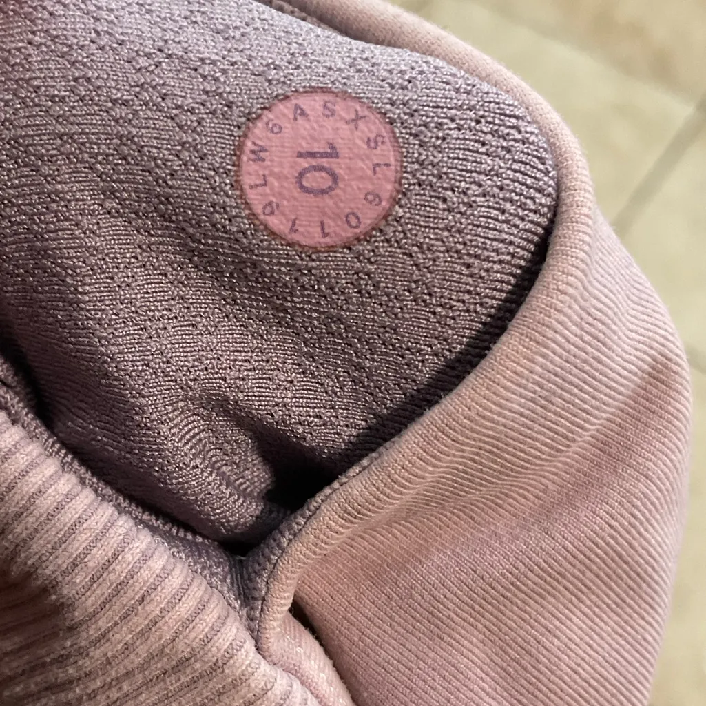 Lululemon  Wunder Under
Crop 23" *Ribbed - Image 7