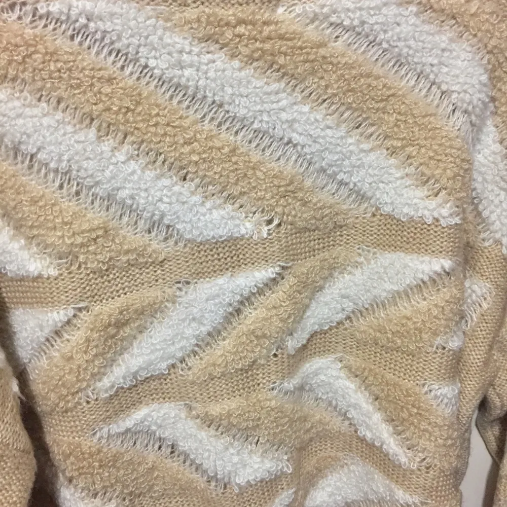 NEW John + Jenn women's chunky shaggy knit boxy crop sweater NWD minor imperfect - Image 6