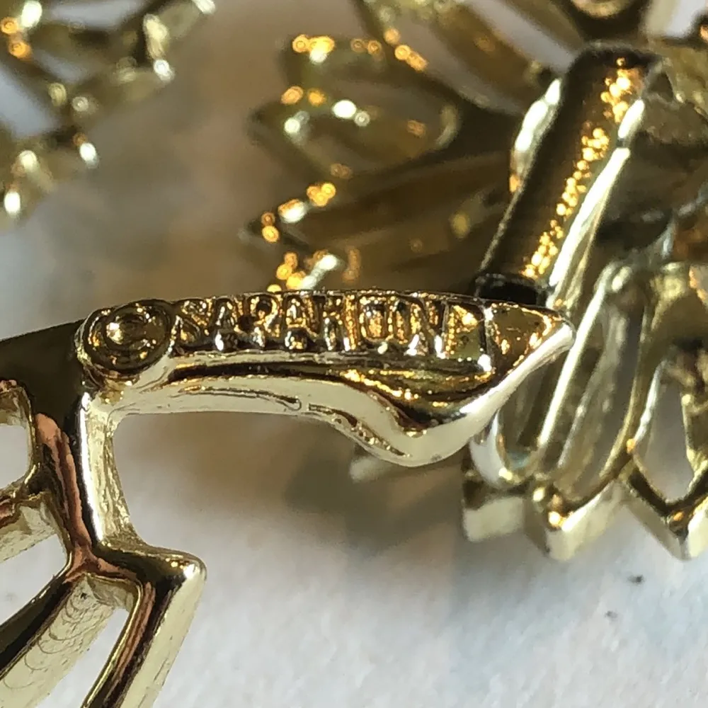 Sarah Coventry Vintage Light Gold Tone Flower Brooch Clip On Earrings Set - Image 6