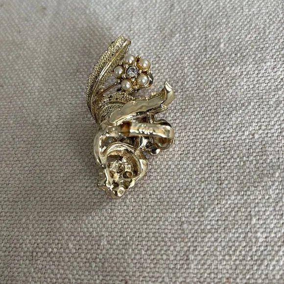 Vintage Coro Faux‎ Pearl and Gold Tone Earrings - Image 2