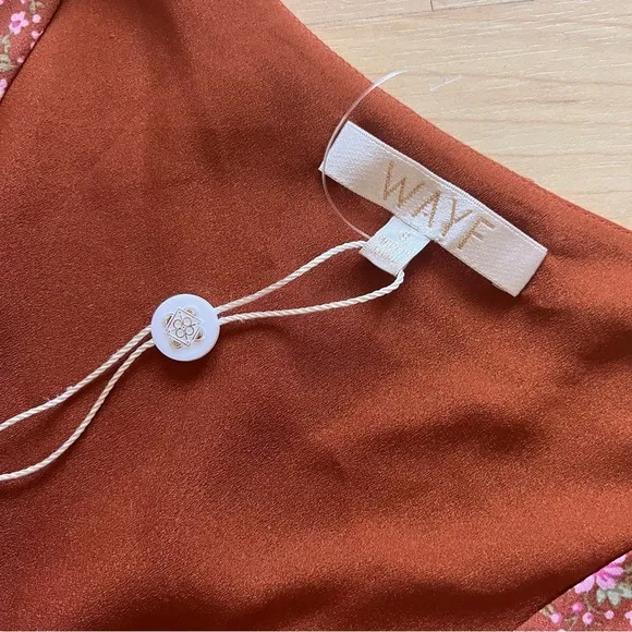 WAYF Burnt Orange Floral Keyhole Tiered Midi‎ Dress Size Small NWOT - Image 6