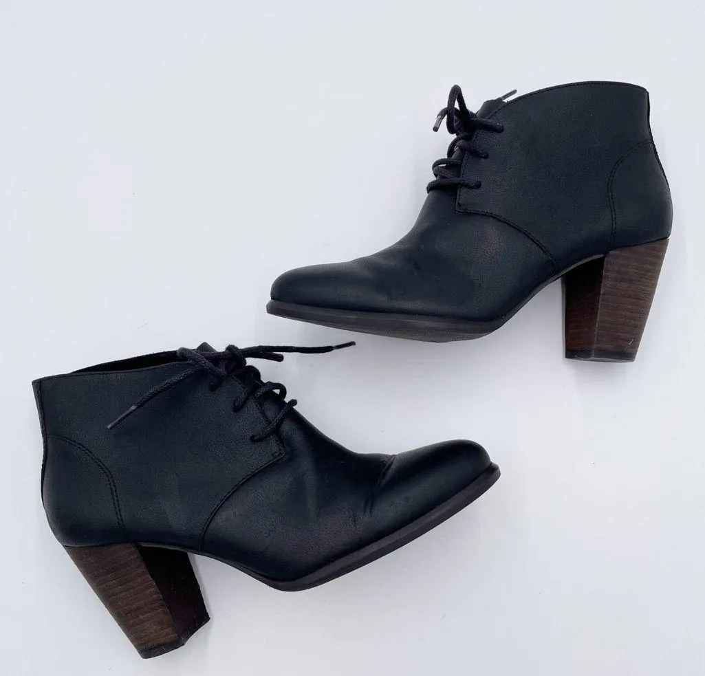 UGG Mackie Lace Up Ankle Boot Size 8.5 Block Heel Vintage Style Black Leather - Image 9