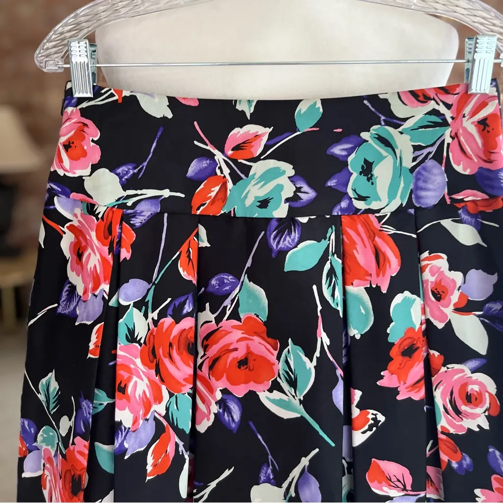 Express Skirt Black Multi Floral Silk High Waist Full 8 Cocktail Party Chic Glam - Image 3
