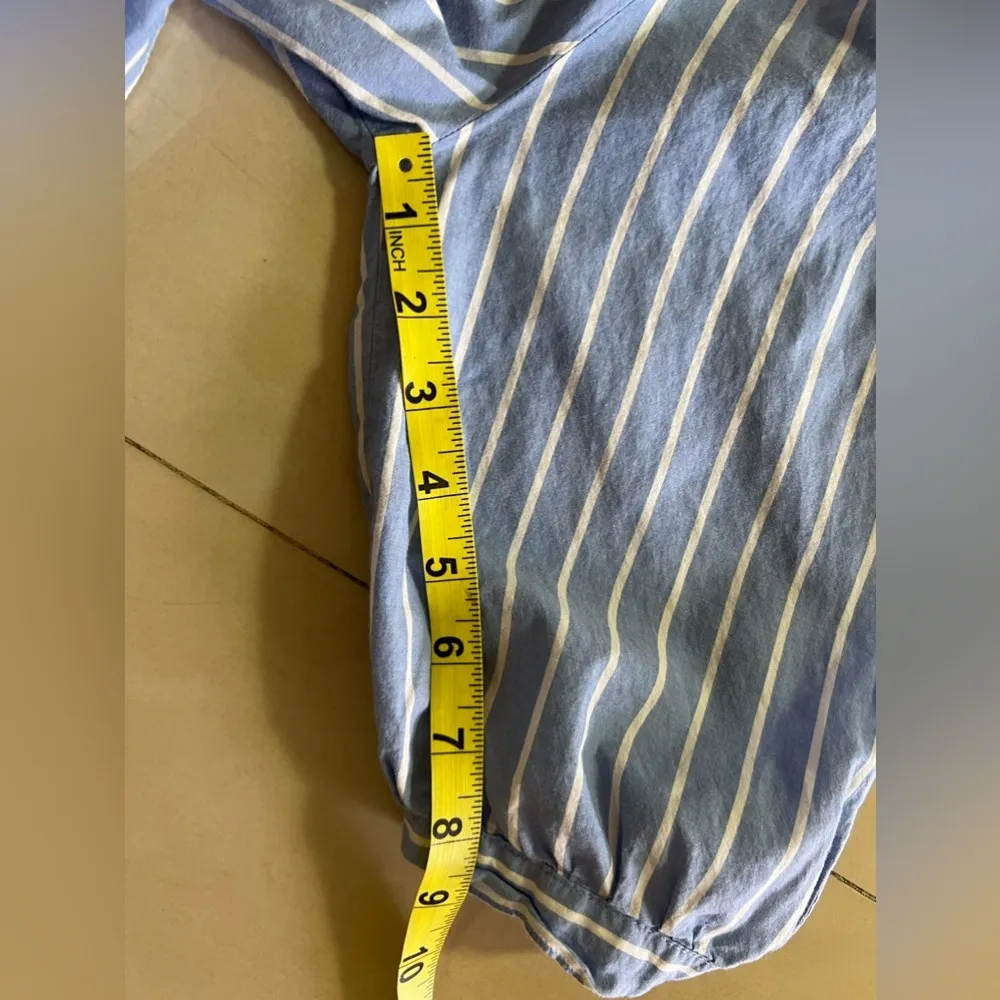 black and white striped flowy Round - Image 7