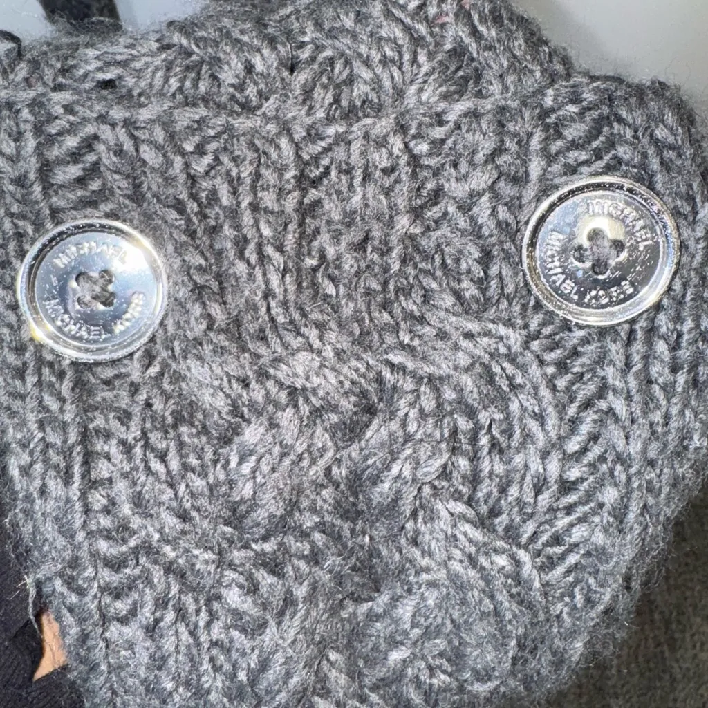 Michael Kors  Gray Cable-Knit Scarf - Image 5