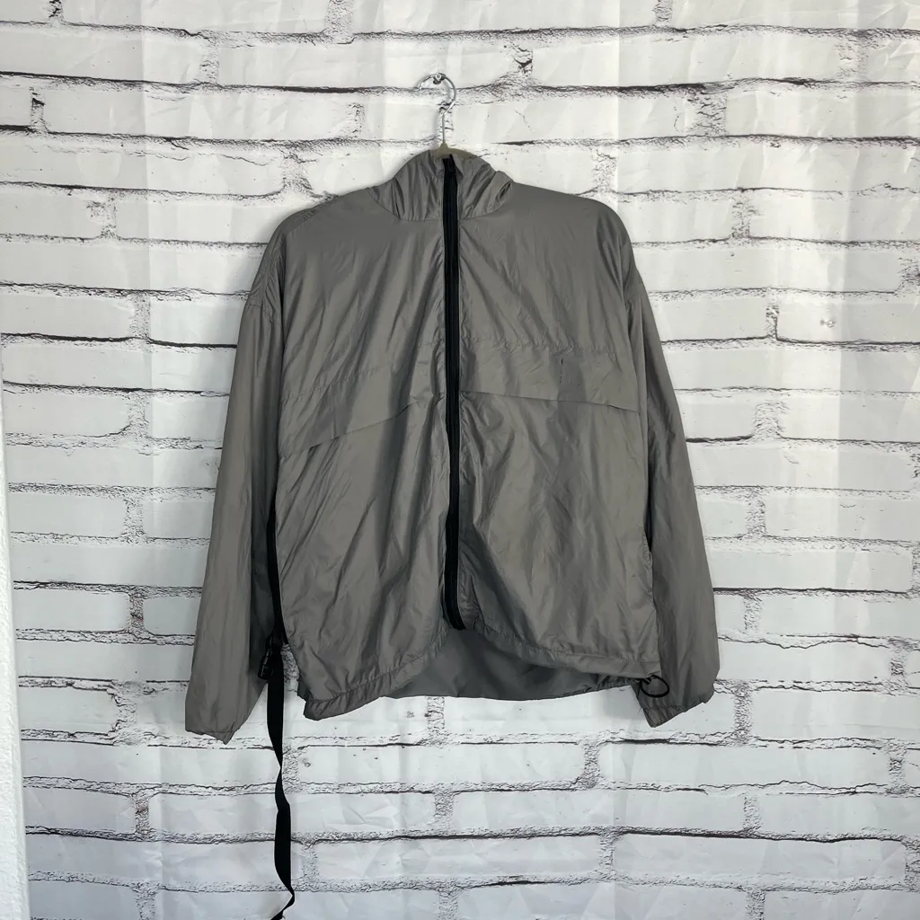 Forever 21 Silver Windbreaker Jacket Women’s Small Lightweight Hooded Full Zip - Image 2