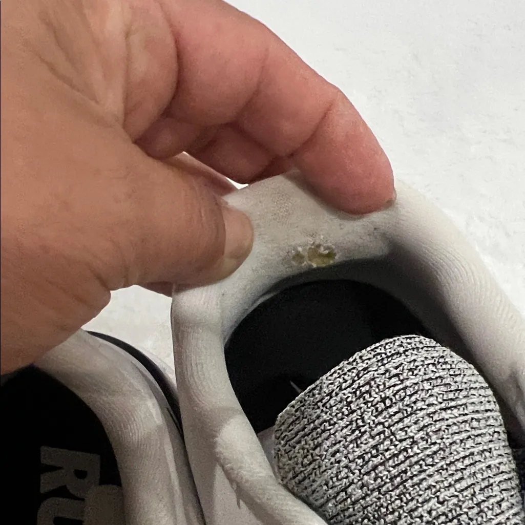 Nike Women's Sneakers in Black and White - Image 7