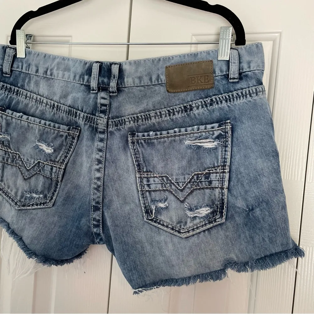 Distressed Jean Shorts Sz 34/36 - Image 10