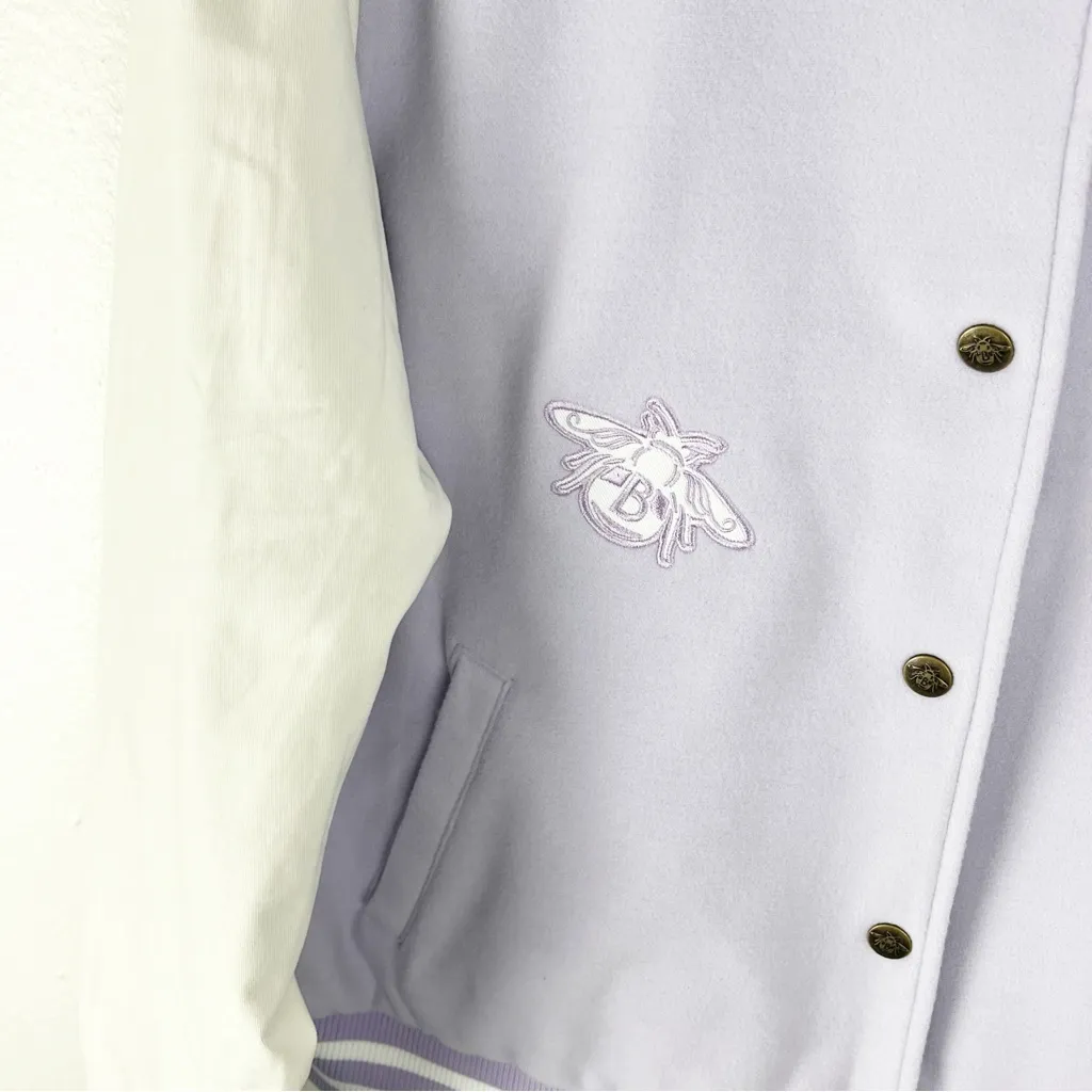 HOT TOPIC x BRIDGERTON Her Universe Lavender Bee Varsity Lined Button Jacket XL - Image 12