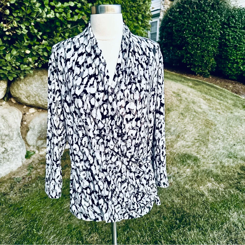 Chaus New York Women’s Elegant Rich Black Faux Wrap Blouse 3/4 Sleeves NWT - Image 4